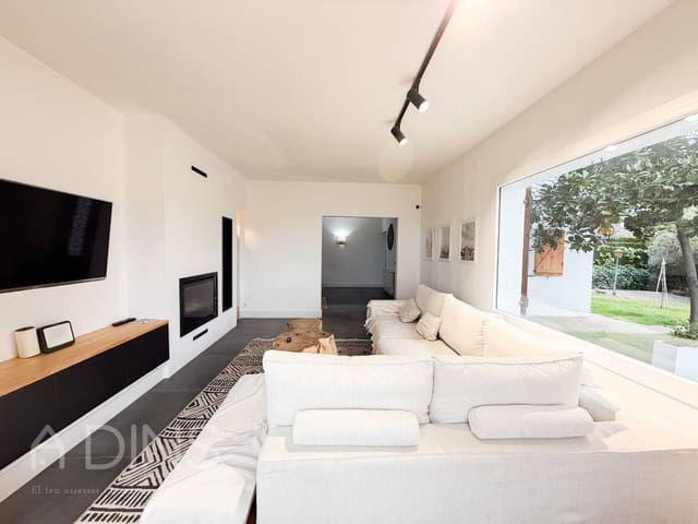 7 bedroom Villa for sale in Bigues, Bigues i Riells with pool garage - € 690,000 (Ref: 9793063)