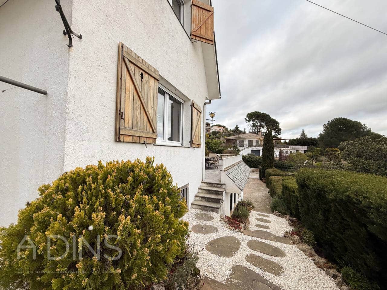 7 Zimmer Villa zu verkaufen in Bigues i Riells mit Pool Garage - 690.000 € (Ref: 9793063)