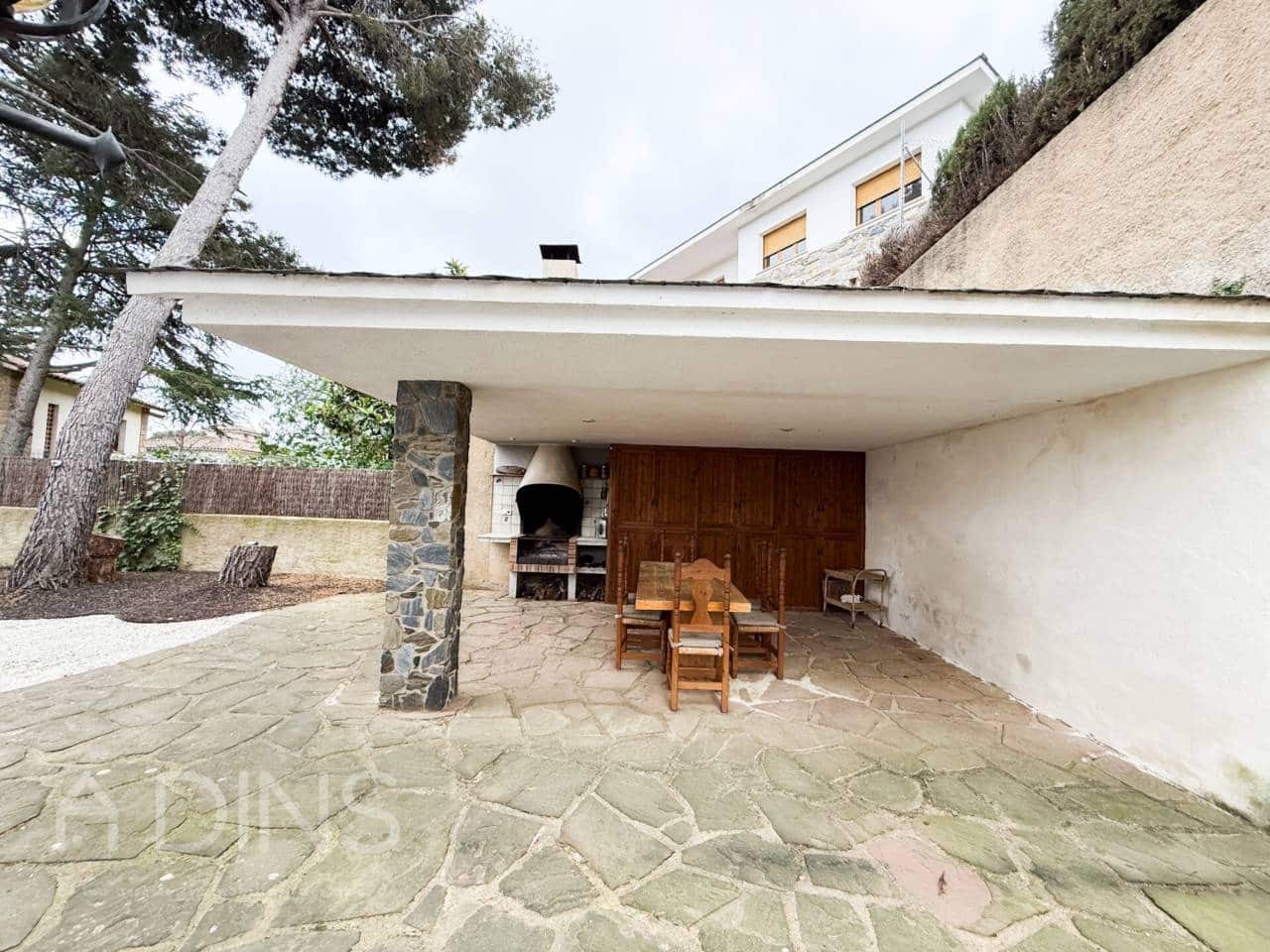 7 Zimmer Villa zu verkaufen in Bigues i Riells mit Pool Garage - 690.000 € (Ref: 9793063)