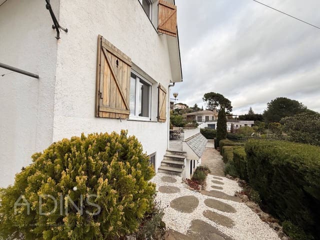 7 bedroom Villa for sale in Bigues, Bigues i Riells with pool garage - € 690,000 (Ref: 9793063)