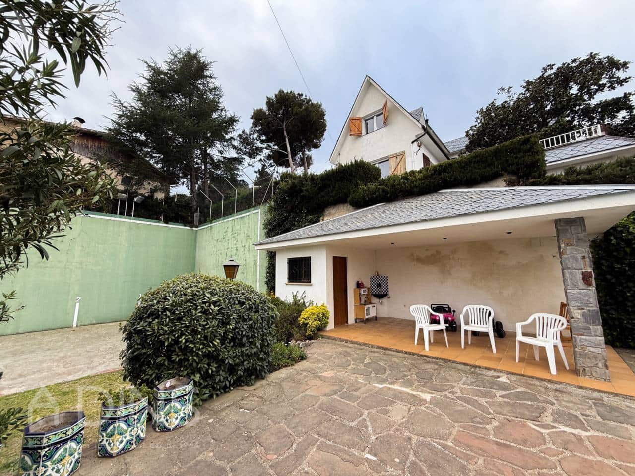 7 Zimmer Villa zu verkaufen in Bigues i Riells mit Pool Garage - 690.000 € (Ref: 9793063)