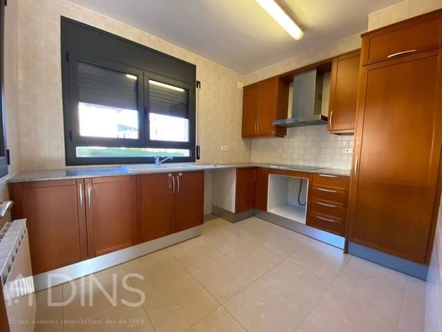 4 Zimmer Villa zu verkaufen in Sant Quirze Safaja mit Garage - 390.000 € (Ref: 9793066)