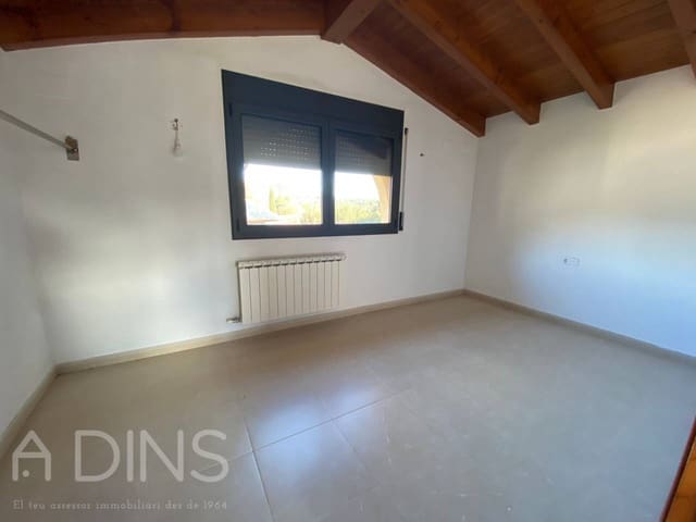 4 Zimmer Villa zu verkaufen in Sant Quirze Safaja mit Garage - 390.000 € (Ref: 9793066)