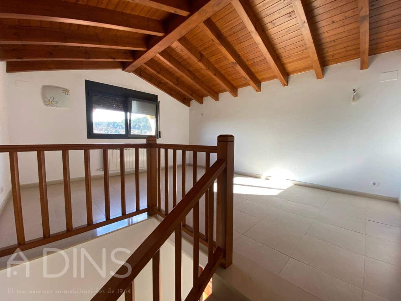 4 Zimmer Villa zu verkaufen in Sant Quirze Safaja mit Garage - 390.000 € (Ref: 9793066)