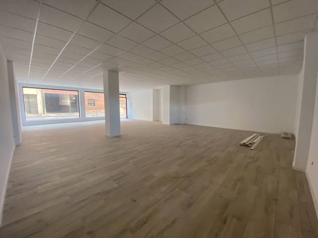 Kommersiell til leie i Caldes de Montbui - € 1 200 (Ref: 9793067)