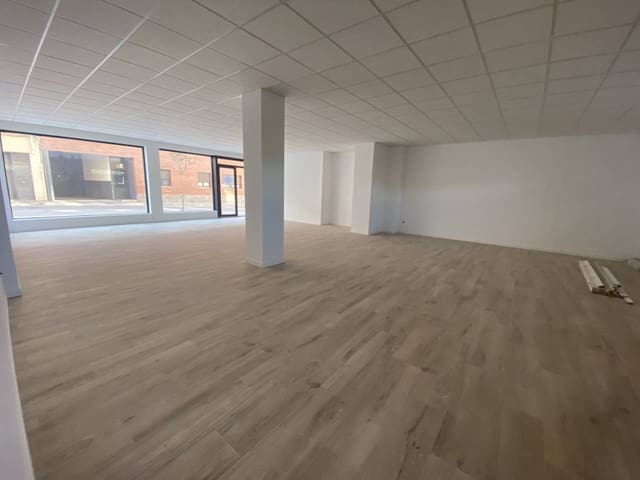Kommersiell til leie i Caldes de Montbui - € 1 200 (Ref: 9793067)