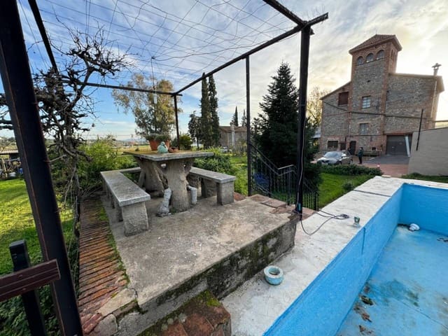 Mark till salu i Caldes de Montbui - 390 000 € (Ref: 9793070)