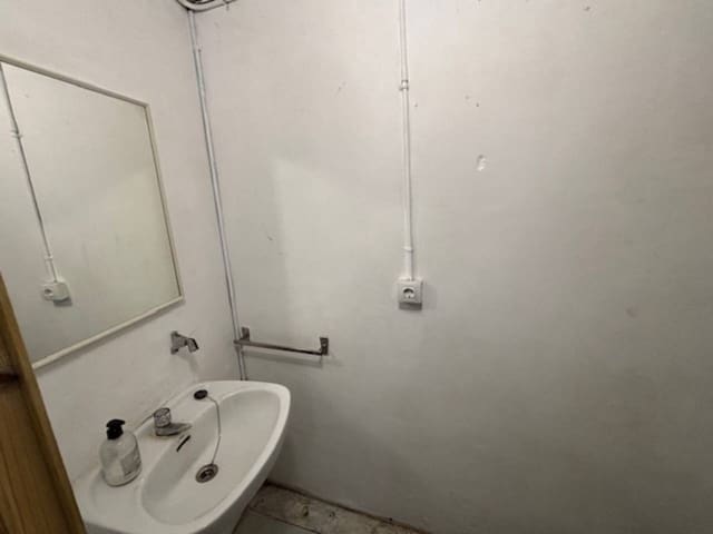 Erhverv til salg i Sant Llorenç Savall - € 125.000 (Ref: 9793082)