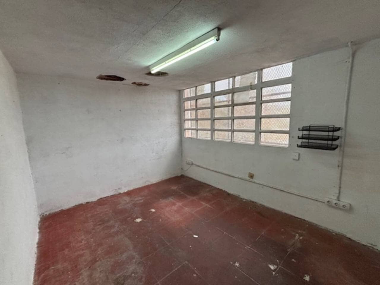 Erhverv til salg i Sant Llorenc Savall - € 125.000 (Ref: 9793082)