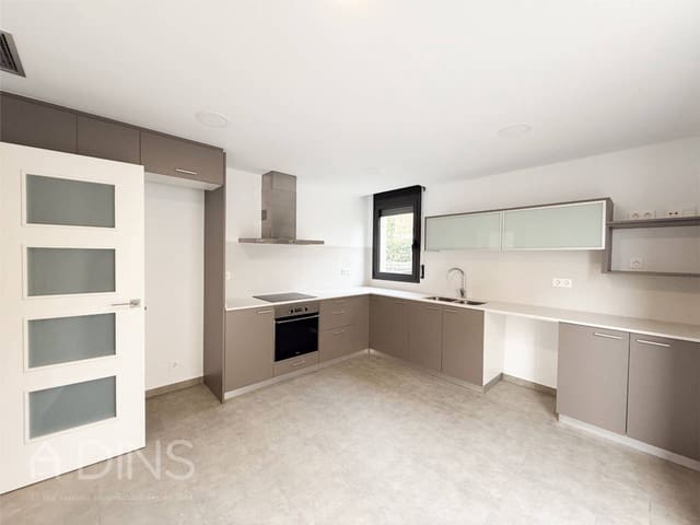 4 Zimmer Villa zu verkaufen in Bigues, Bigues i Riells mit Garage - 449.500 € (Ref: 9793091)