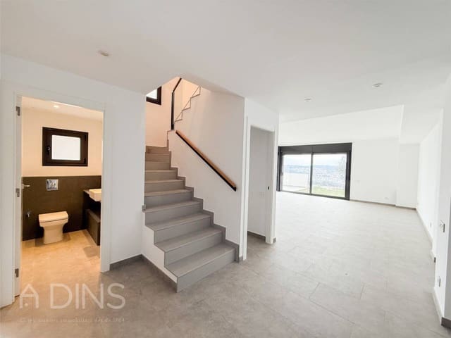 4 Zimmer Villa zu verkaufen in Bigues, Bigues i Riells mit Garage - 449.500 € (Ref: 9793091)