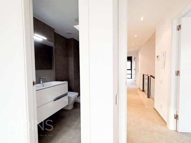 4 Zimmer Villa zu verkaufen in Bigues, Bigues i Riells mit Garage - 449.500 € (Ref: 9793091)