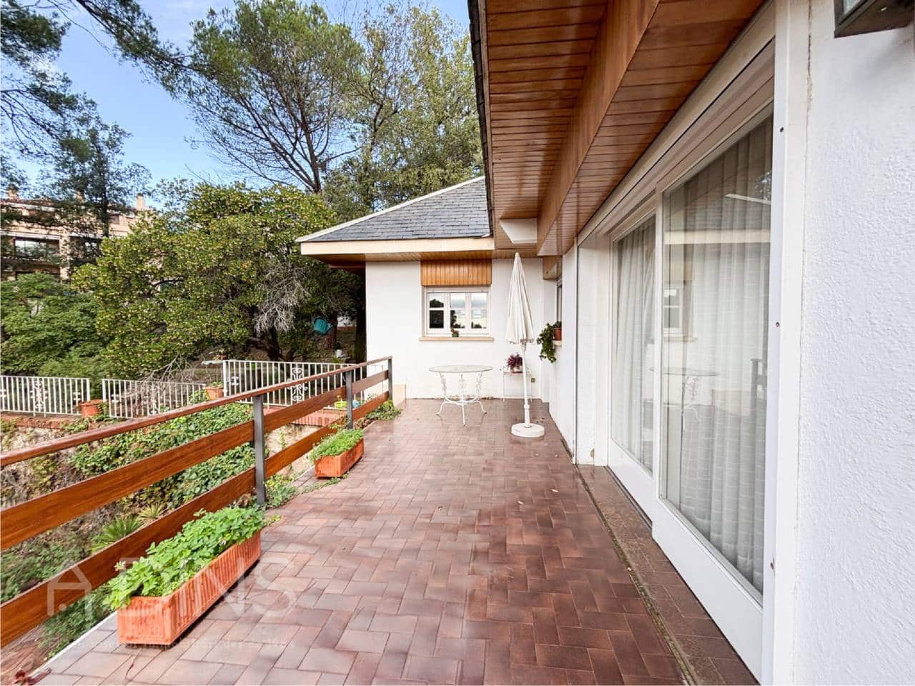 5 Zimmer Villa zu verkaufen in Sant Feliu de Codines mit Garage - 650.000 € (Ref: 9793092)