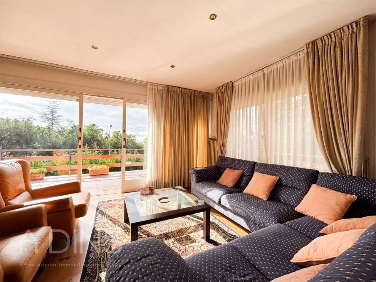 5 Zimmer Villa zu verkaufen in Sant Feliu de Codines mit Garage - 650.000 € (Ref: 9793092)