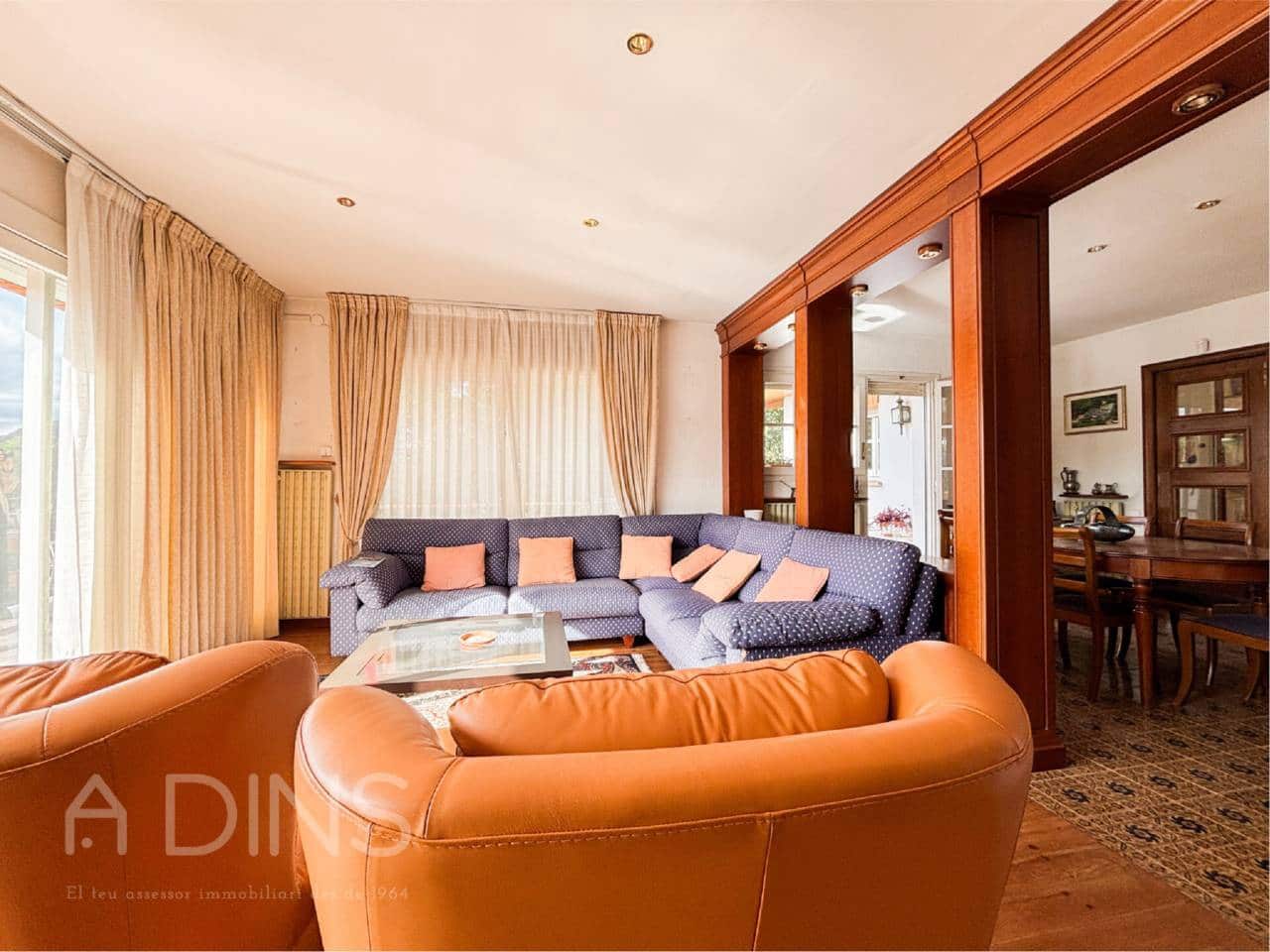 5 Zimmer Villa zu verkaufen in Sant Feliu de Codines mit Garage - 650.000 € (Ref: 9793092)