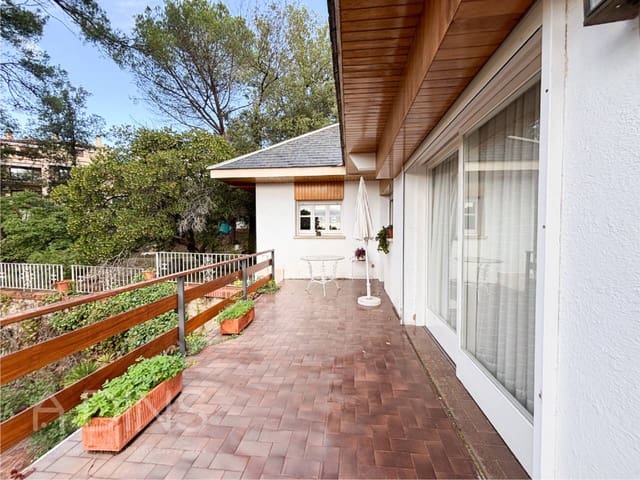 5 Zimmer Villa zu verkaufen in Sant Feliu de Codines mit Garage - 650.000 € (Ref: 9793092)
