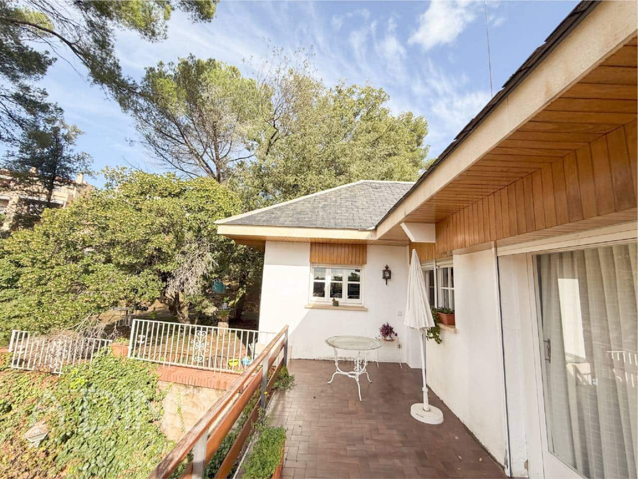 5 Zimmer Villa zu verkaufen in Sant Feliu de Codines mit Garage - 650.000 € (Ref: 9793092)