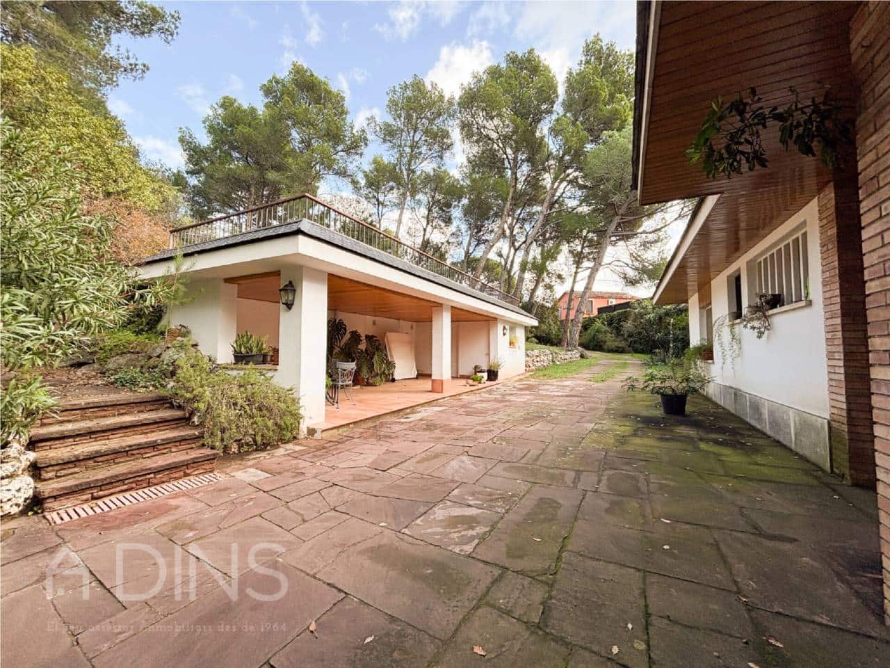 5 Zimmer Villa zu verkaufen in Sant Feliu de Codines mit Garage - 650.000 € (Ref: 9793092)