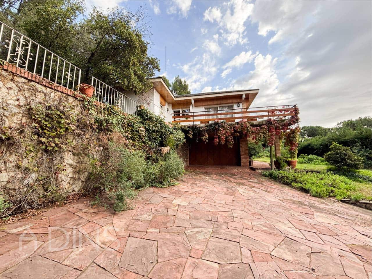 5 Zimmer Villa zu verkaufen in Sant Feliu de Codines mit Garage - 650.000 € (Ref: 9793092)