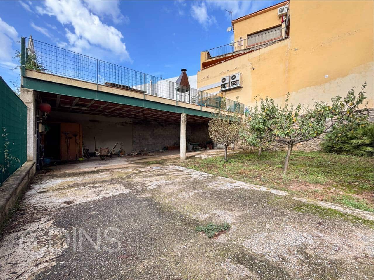 5 Zimmer Villa zu verkaufen in Sant Feliu de Codines mit Garage - 650.000 € (Ref: 9793092)