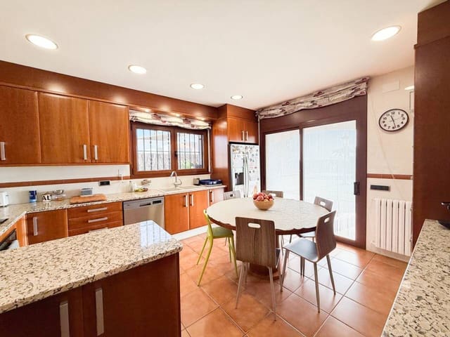 10 slaapkamer Finca/Landhuis te koop in Caldes de Montbui met zwembad garage - € 1.350.000 (Ref: 9793093)