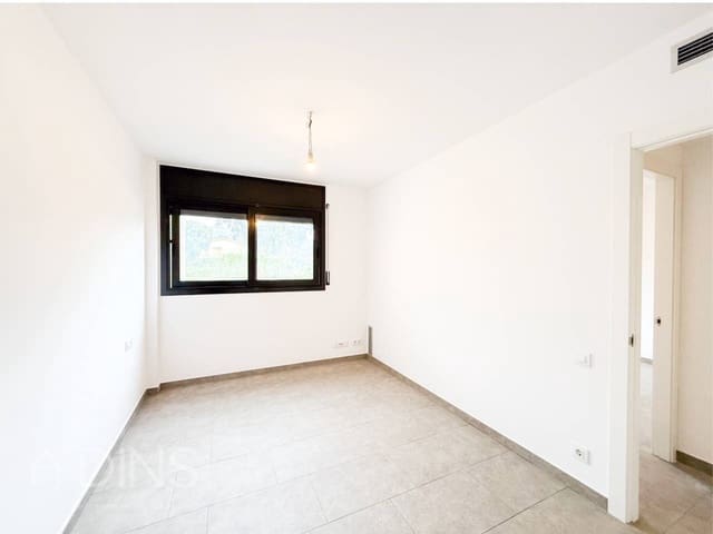 4 Zimmer Villa zu verkaufen in Bigues, Bigues i Riells mit Garage - 399.500 € (Ref: 9793094)