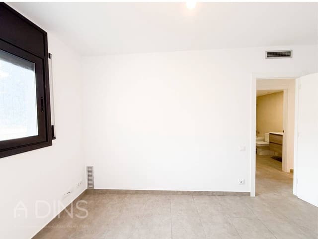 4 Zimmer Villa zu verkaufen in Bigues, Bigues i Riells mit Garage - 399.500 € (Ref: 9793094)