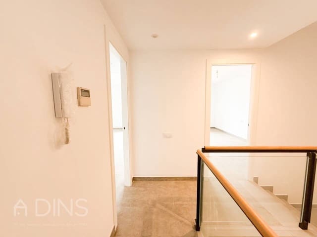 4 Zimmer Villa zu verkaufen in Bigues, Bigues i Riells mit Garage - 399.500 € (Ref: 9793094)