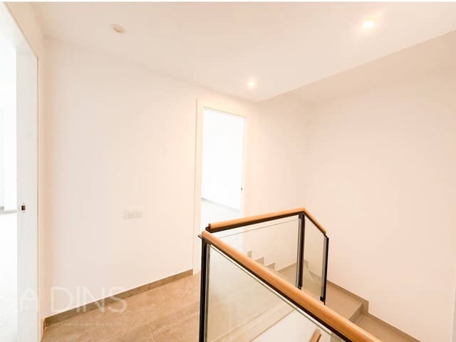 4 Zimmer Villa zu verkaufen in Bigues, Bigues i Riells mit Garage - 399.500 € (Ref: 9793094)