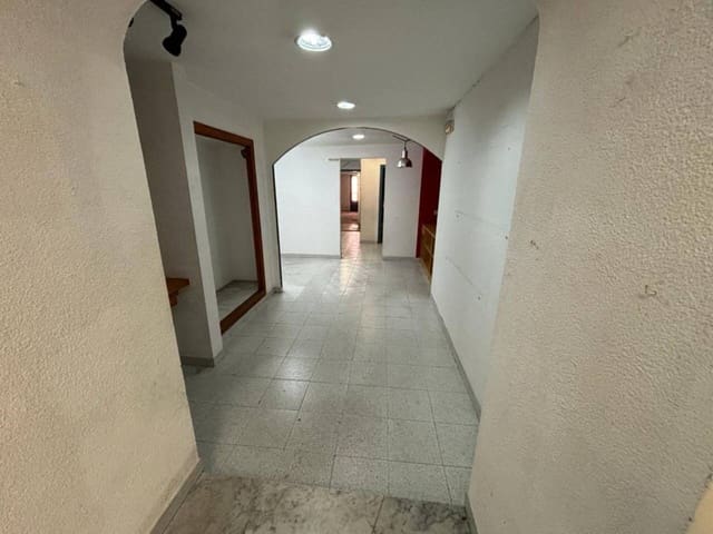 Kommersiell til leie i Sant Feliu de Codines - € 600 (Ref: 9793097)