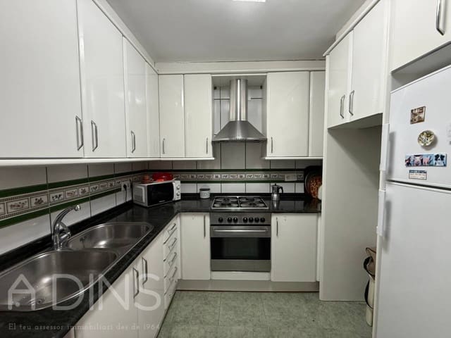 Piso de 4 habitaciones en Caldes de Montbui en alquiler - 887 € (Ref: 9833169)