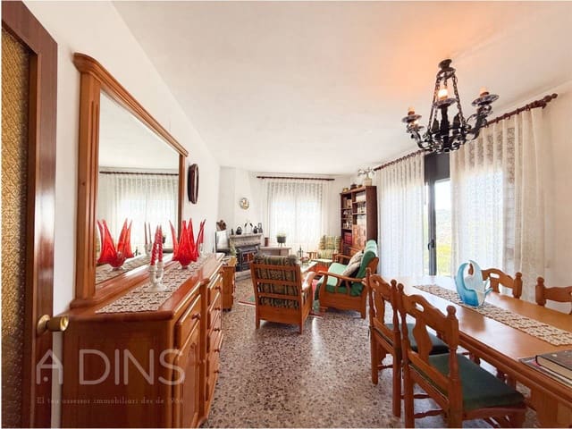 3 slaapkamer Villa te koop in Caldes de Montbui met garage - € 399.000 (Ref: 9834606)