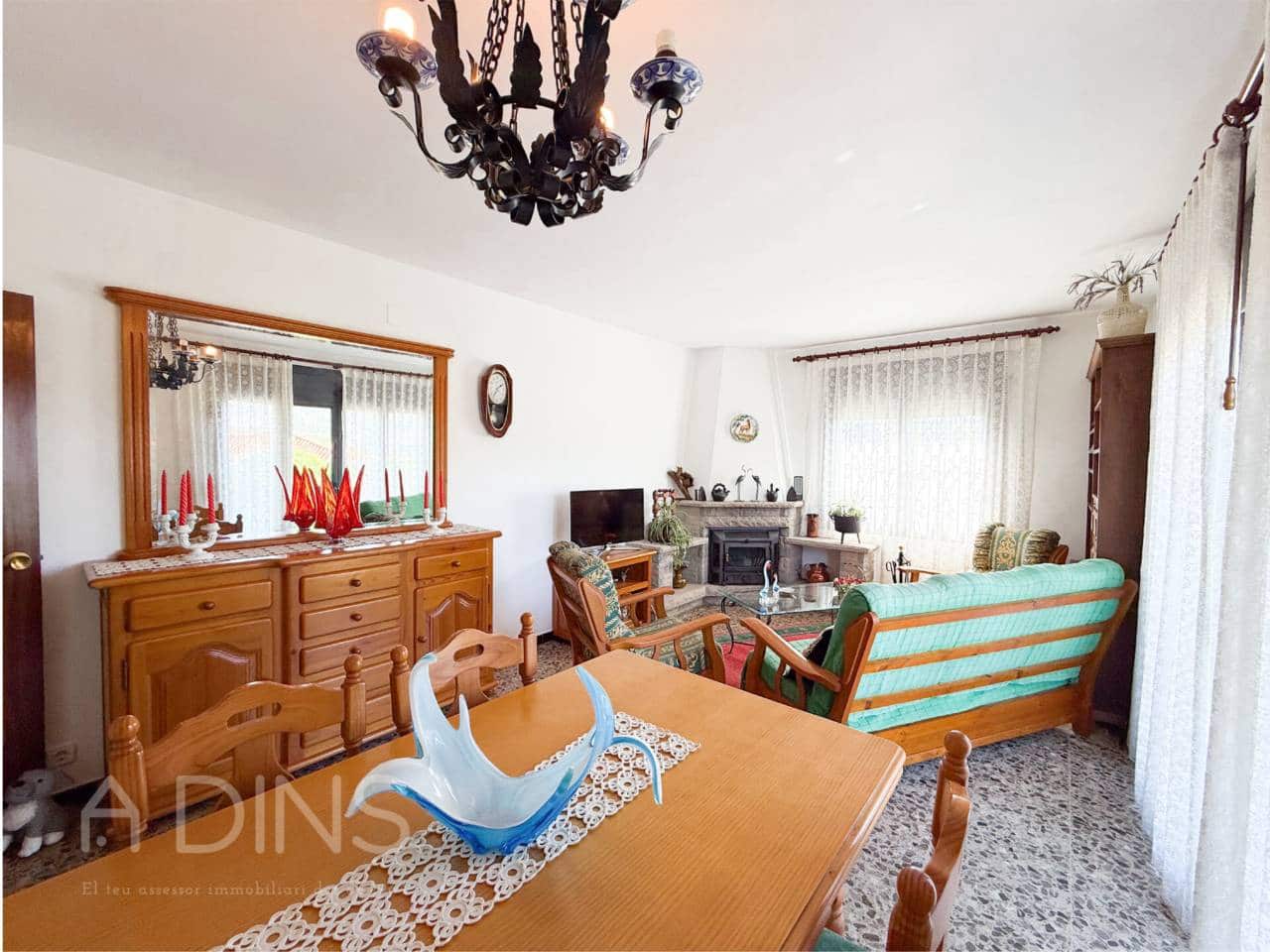3 bedroom Villa for sale in Caldes de Montbui with garage - € 399,000 (Ref: 9834606)