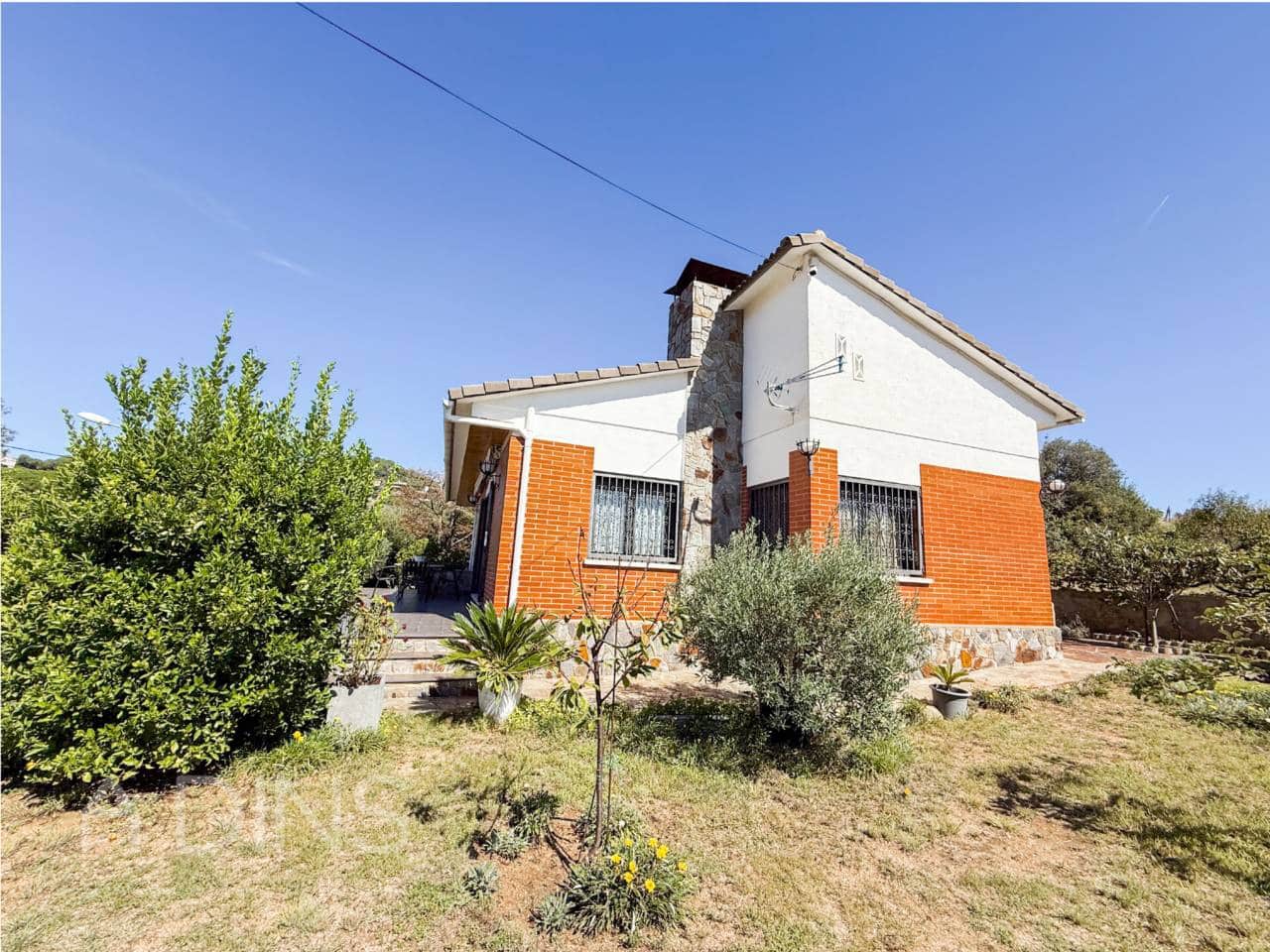 3 bedroom Villa for sale in Caldes de Montbui with garage - € 399,000 (Ref: 9834606)