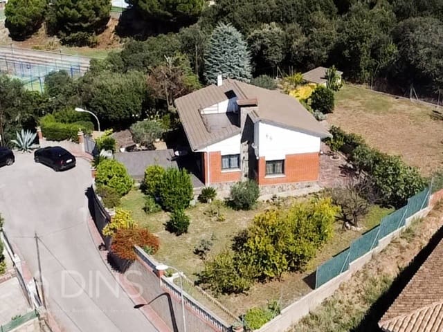 3 slaapkamer Villa te koop in Caldes de Montbui met garage - € 399.000 (Ref: 9834606)