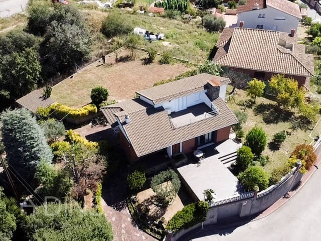 3 slaapkamer Villa te koop in Caldes de Montbui met garage - € 399.000 (Ref: 9834606)