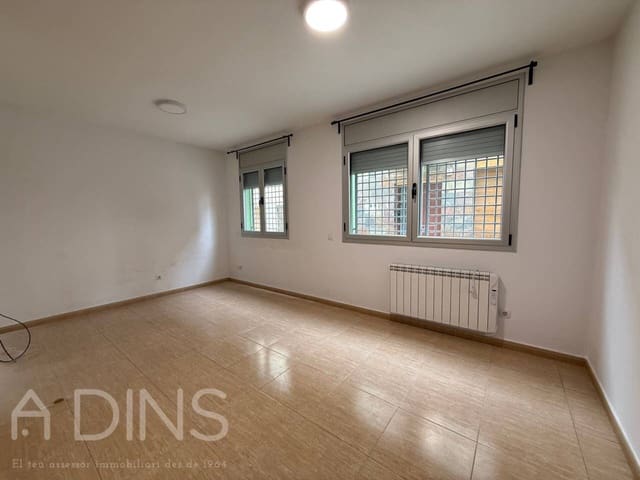2 bedroom Flat for rent in Sant Feliu de Codines with garage - € 618 (Ref: 9835033)
