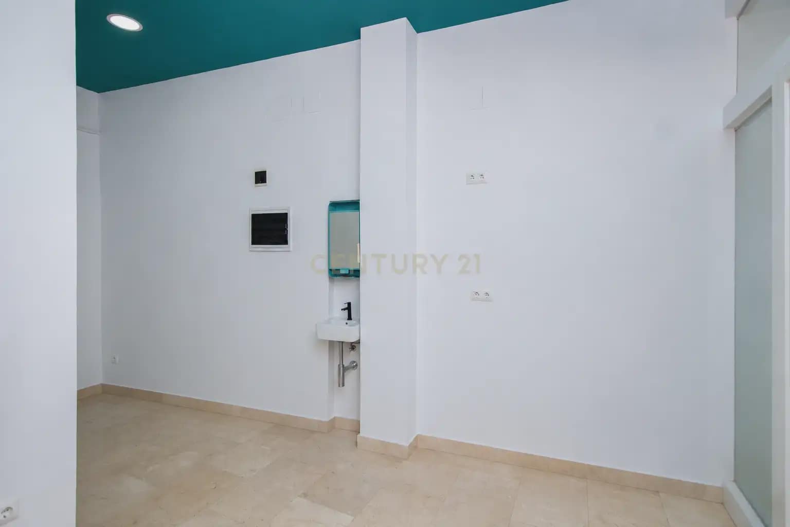Kaupallinen vuokrattavana paikassa San Vicente / Sant Vicent del Raspeig - 800 € (Ref: 10044135)