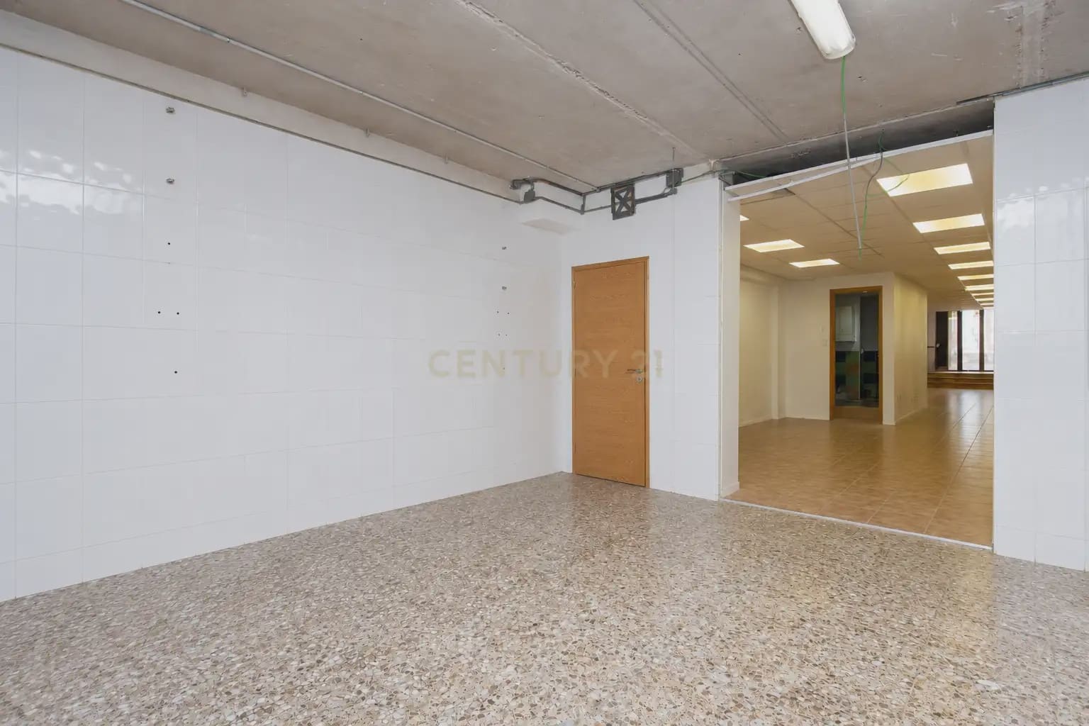 Kommersiell til salgs i San Vicente / Sant Vicent del Raspeig - € 110 000 (Ref: 10044136)