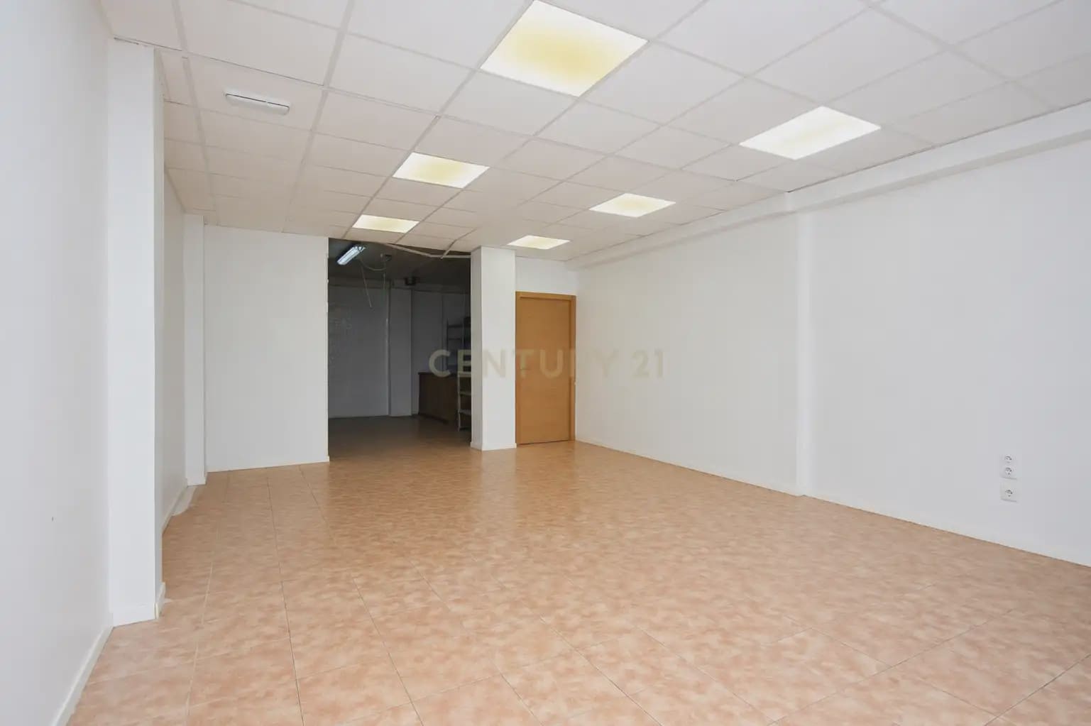 Kommersiell til salgs i San Vicente / Sant Vicent del Raspeig - € 110 000 (Ref: 10044136)