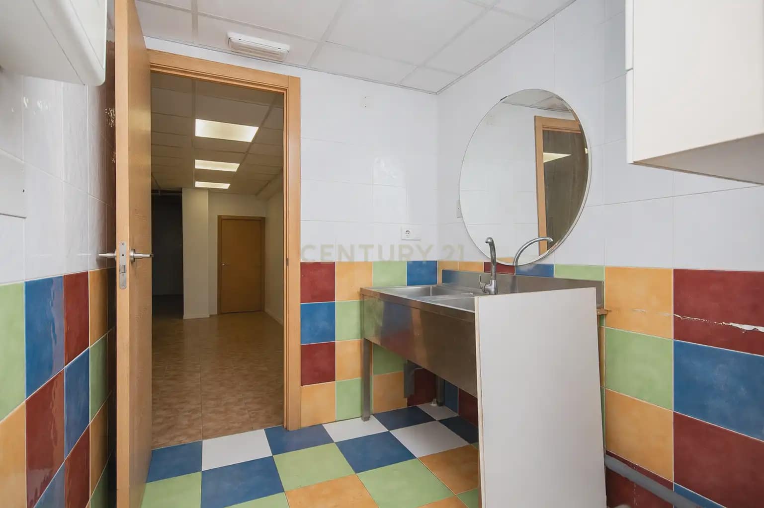 Kommersiell til salgs i San Vicente / Sant Vicent del Raspeig - € 110 000 (Ref: 10044136)