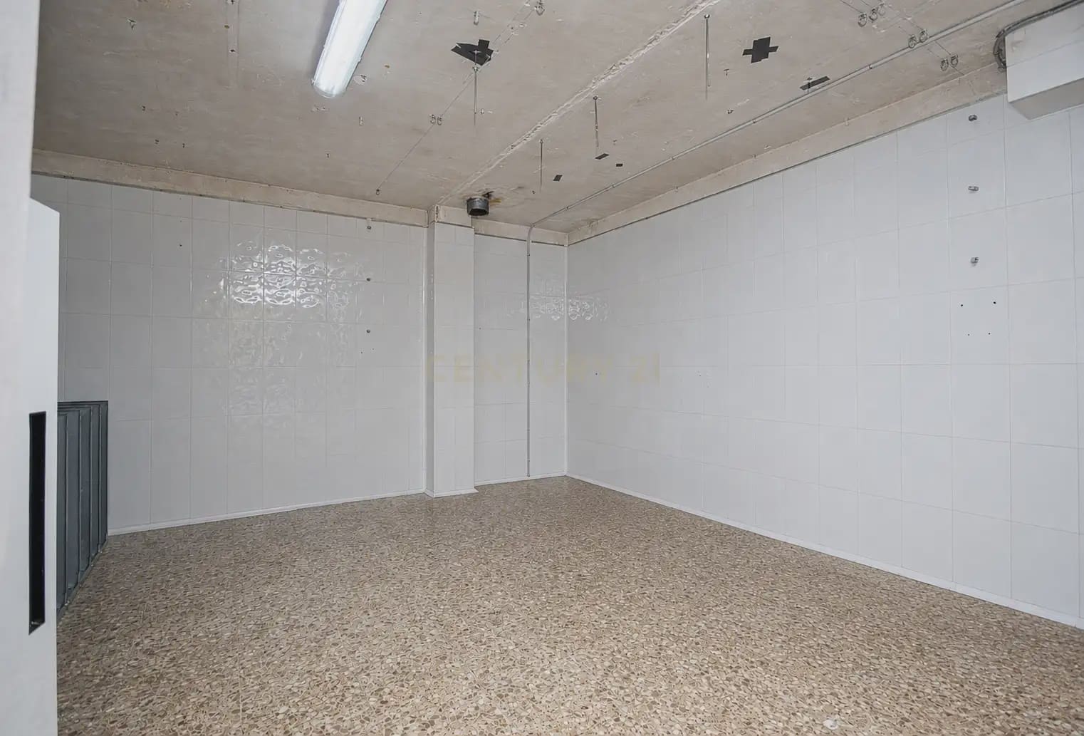 Kommersiell til salgs i San Vicente / Sant Vicent del Raspeig - € 110 000 (Ref: 10044136)