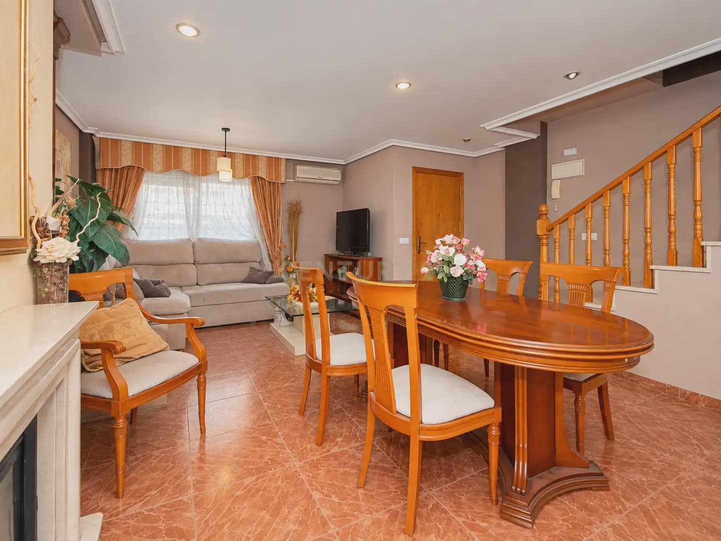 4 Zimmer Reihenhaus zu verkaufen in San Vicente / Sant Vicent del Raspeig - 350.000 € (Ref: 10088454)