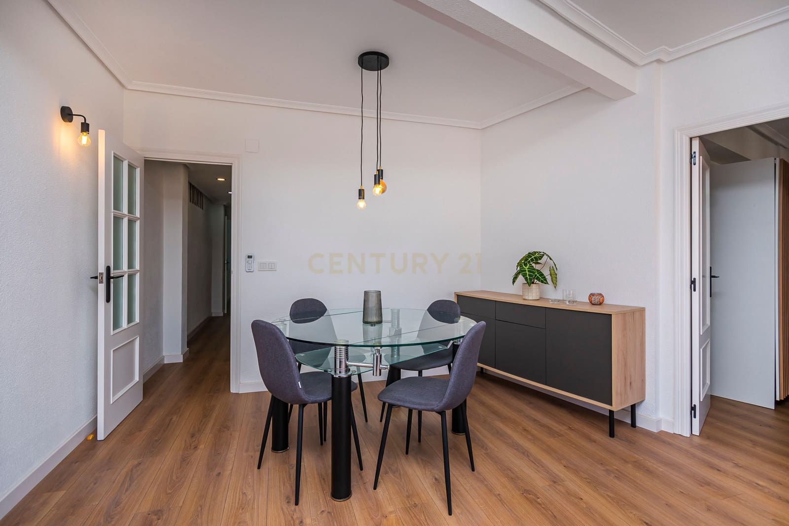 3 slaapkamer Flat te huur in Alicante stad - € 1.100 (Ref: 9335685)