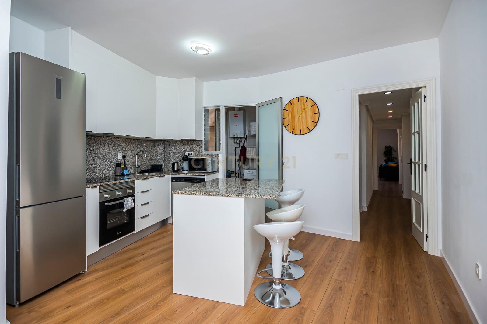 3 slaapkamer Flat te huur in Alicante stad - € 1.100 (Ref: 9335685)