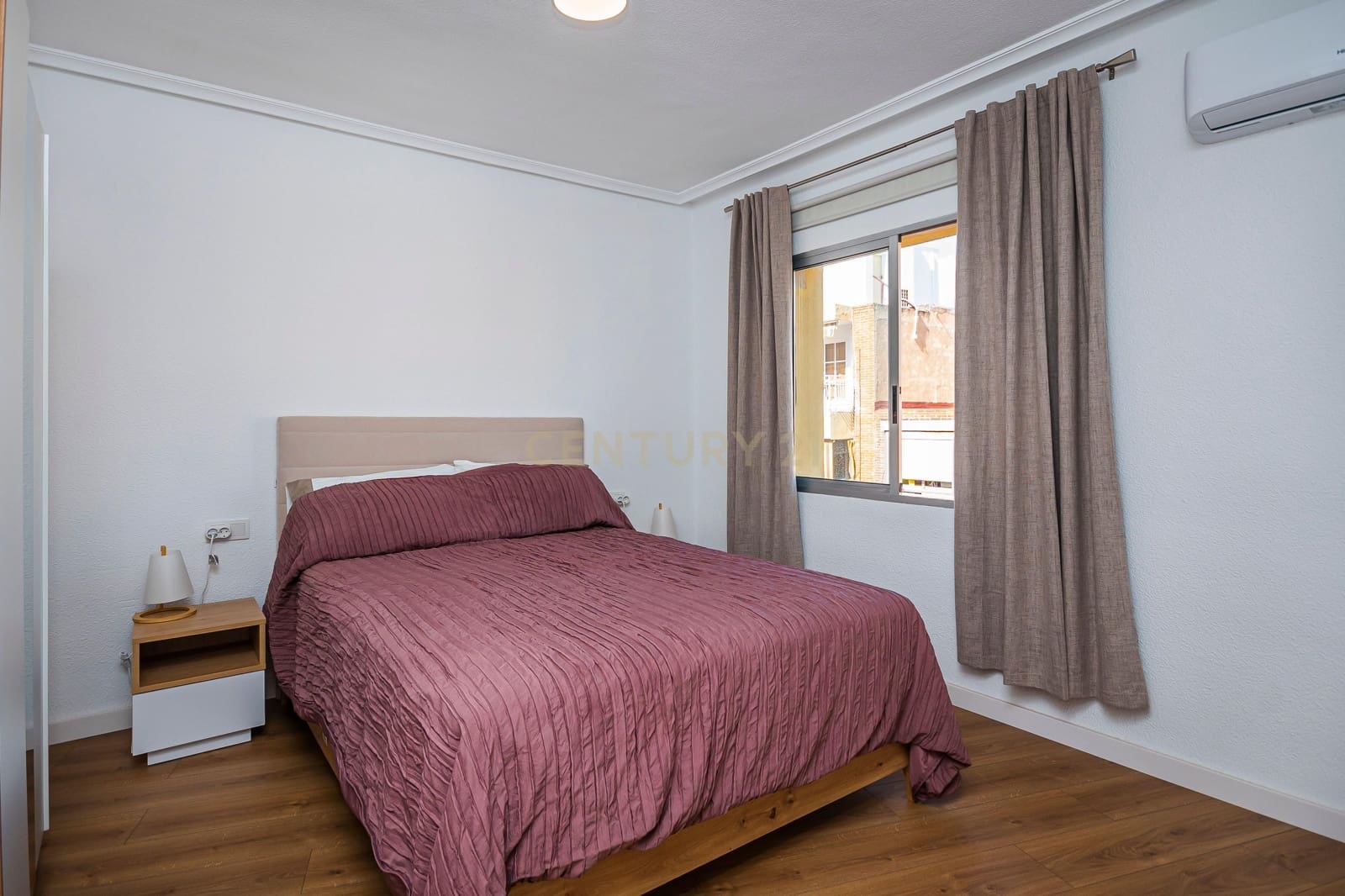 3 slaapkamer Flat te huur in Alicante stad - € 1.100 (Ref: 9335685)