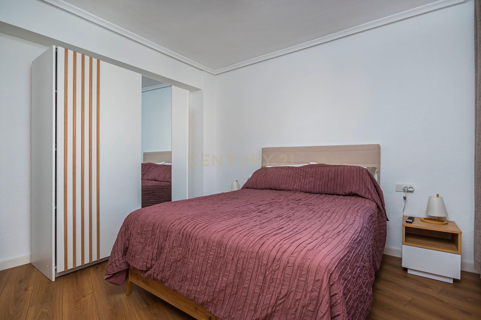 3 slaapkamer Flat te huur in Alicante stad - € 1.100 (Ref: 9335685)