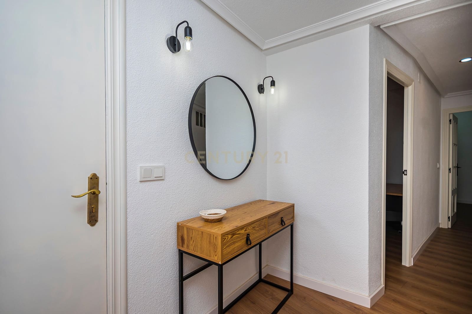 3 slaapkamer Flat te huur in Alicante stad - € 1.100 (Ref: 9335685)