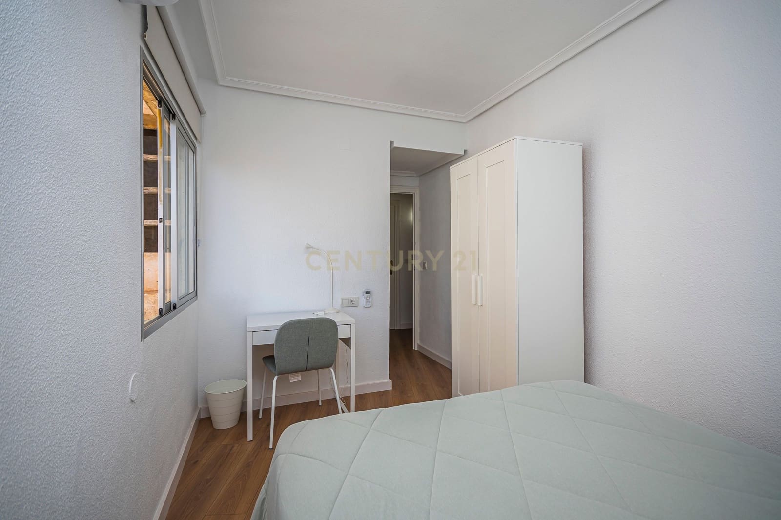 3 slaapkamer Flat te huur in Alicante stad - € 1.100 (Ref: 9335685)