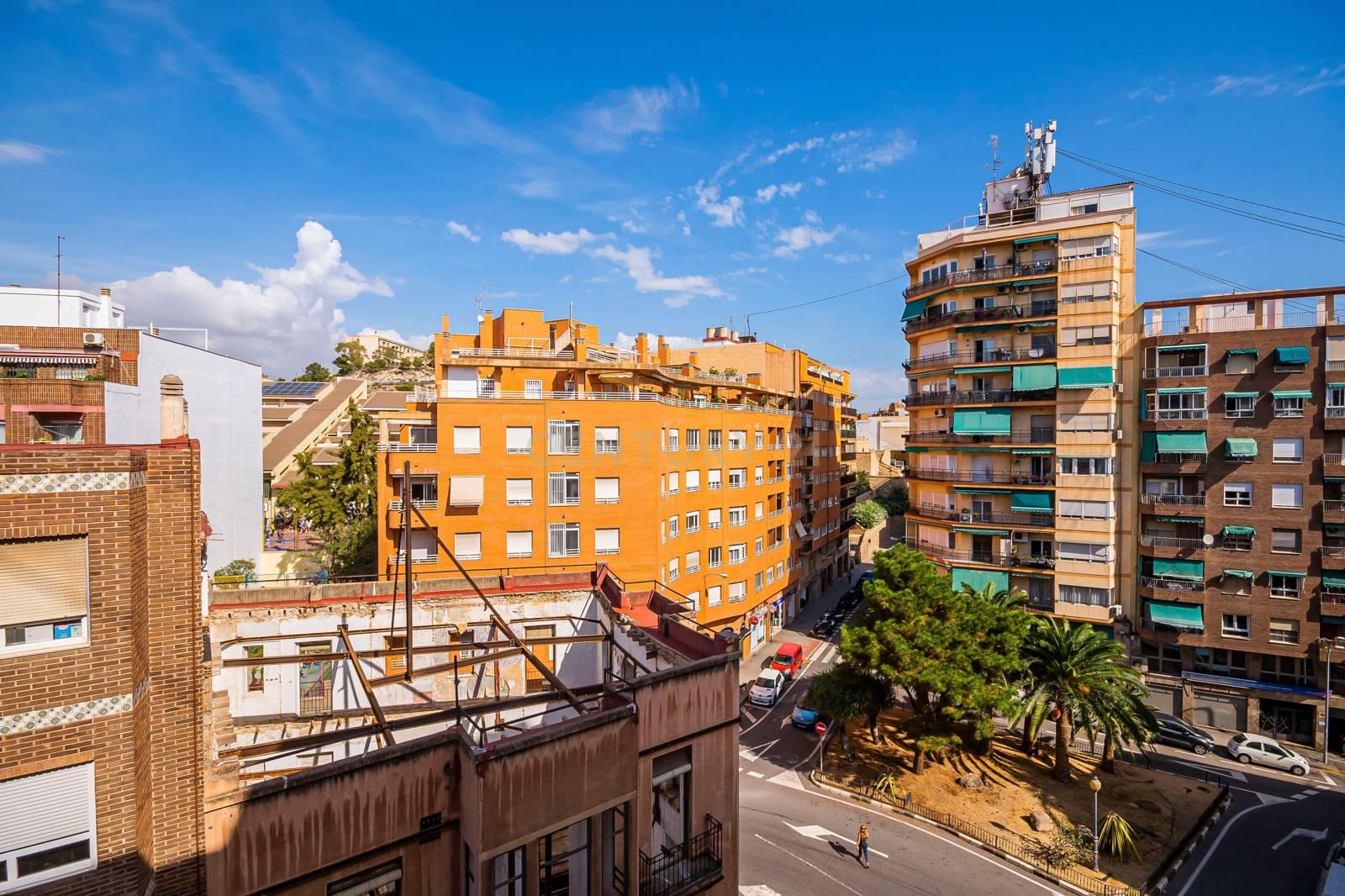 3 slaapkamer Flat te huur in Alicante stad - € 1.100 (Ref: 9335685)